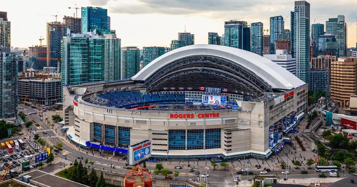 2 Bedroom Suite With Amazing Views, Pool And Free Parking Toronto