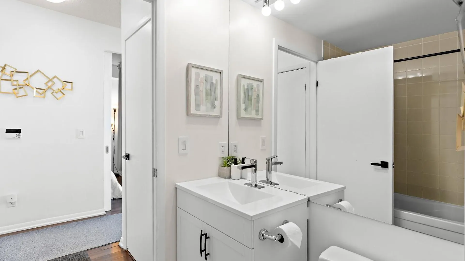 Apartment 2 Bedroom Suite With Amazing Views, Pool And Free Parking Toronto Canada